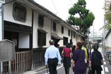 晶子ゆかりの覚応寺を探訪の写真