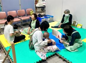 赤ちゃんの笑顔づくり応援事業の様子の写真1