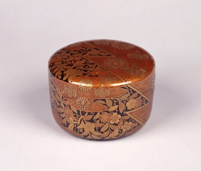 桜菊桐蒔絵大棗