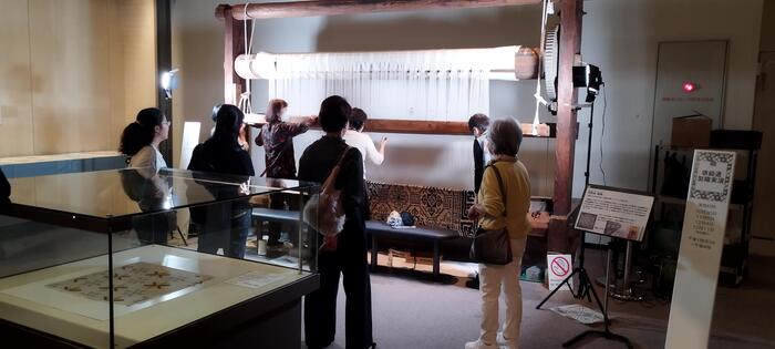 製織実演の風景