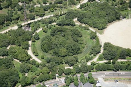 北の空から見たグワショウ坊古墳