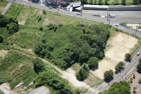 北東の空から見た寺山南山古墳