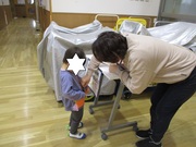 つくってあそぼうは、手作りのお金でやりとりをしています。お金が無くなった時は、錦西銀行でお金をもらいます。