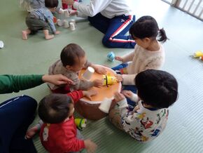 おにいちゃん・おねえちゃんと〈とんとん相撲〉