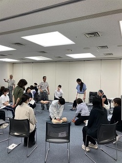 心肺蘇生　手技の様子