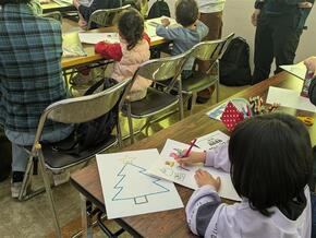 ワークショップの様子（色塗り）