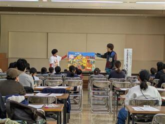 読み聞かせの様子