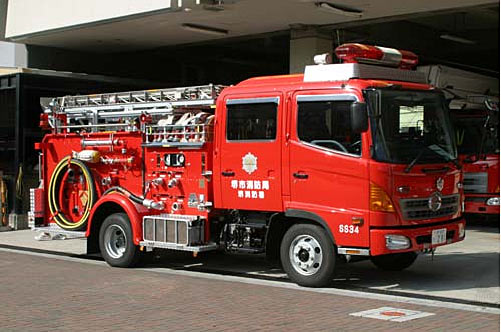 水槽付消防ポンプ自動車の写真