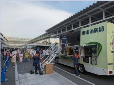 地震体験車の様子