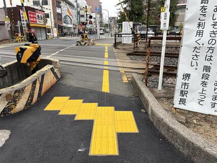 JR阪和線　金岡南一踏切道　施工後写真