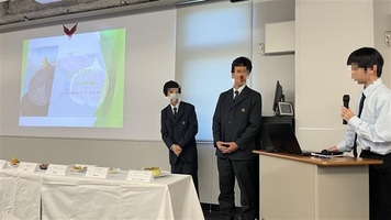 プレゼンテーション時の写真2