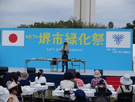 園芸研究家富山氏によるアレンジメントづくり