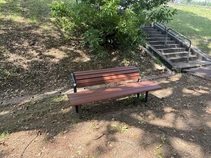 健康遊具（背伸ばしベンチ）の写真