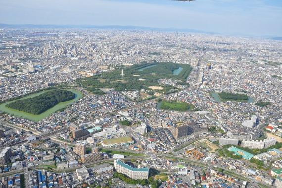 大仙公園と百舌鳥古墳群の空撮写真