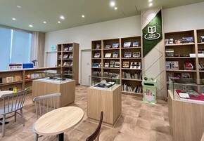 ららぽーと堺の本棚の様子