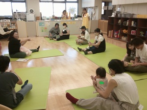 講師の話を聞く様子