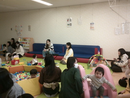 あそぶこどもの様子