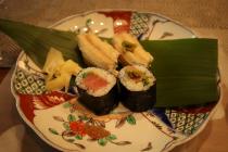 あなご寿司、まぐろののり巻きに"柚子こしょう・山椒"の写真