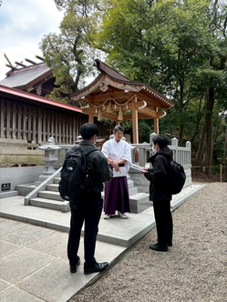 大鳥大社への取材の様子