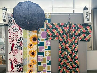 展示（ゆかたと日傘）
