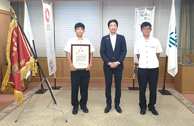 初芝立命館高等学校自転車部の市長表敬訪問の画像