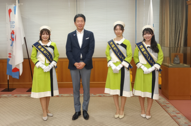 堺観光コンシェルジュの市長表敬訪問の画像