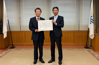 トヨタカローラ南海株式会社への感謝状贈呈式の画像