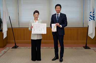 ケンゾーエステイトワイナリージャパン株式会社への感謝状贈呈式の画像