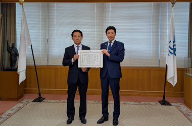 コーナン商事株式会社への感謝状贈呈式の画像
