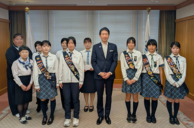 堺・バークレースカウト交歓計画第13回派遣団の市長表敬訪問の画像