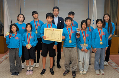 2026全日本ジュニア・ユース綱引き選手権大会優勝堺Homiesによる表敬訪問の画像