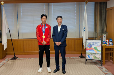 第20回アジア競技大会男子4×400ｍリレー金メダル林選手表敬訪問の画像