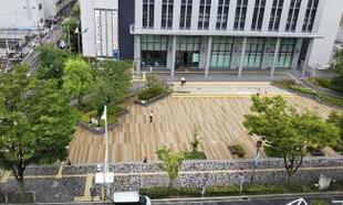 Minaさかい堺市市民交流広場（堺地方合同庁舎前）