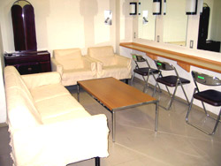 栂文化会館 楽屋(洋)の写真