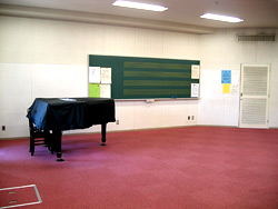 栂文化会館　音楽室の写真